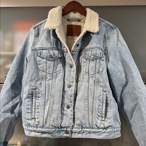 Levi’s Sherpa Lined Denim Jacket Blue Trucker Cozy Winter Classic Size M